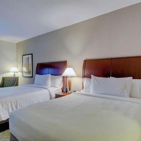 Hilton Garden Inn Norwalk Exteriör bild
