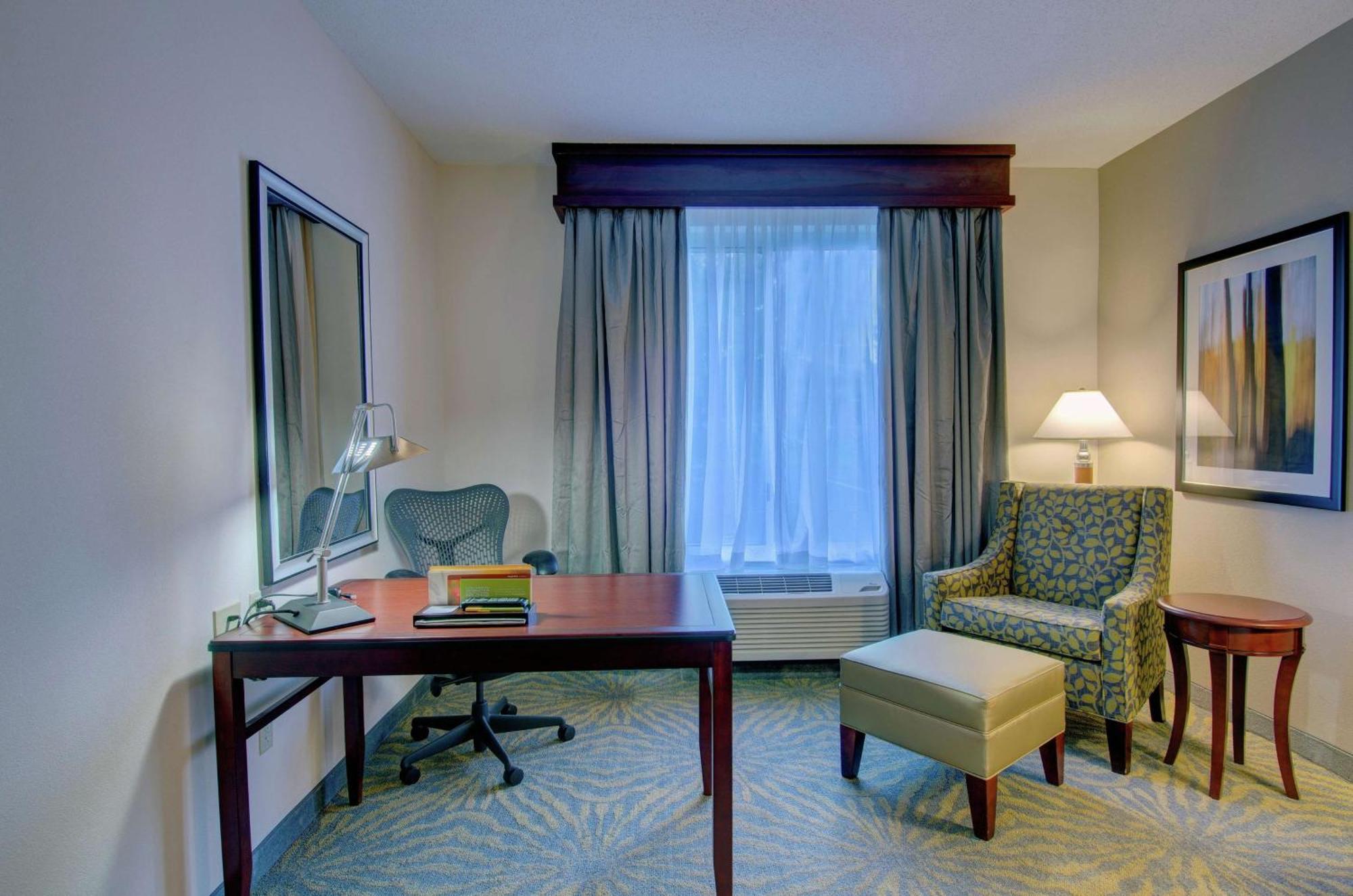 Hilton Garden Inn Norwalk Exteriör bild