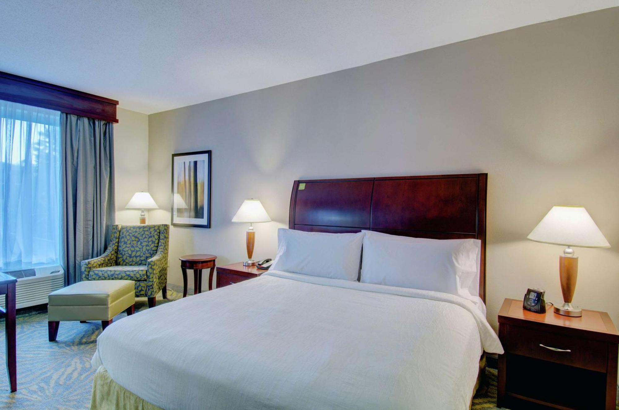 Hilton Garden Inn Norwalk Exteriör bild