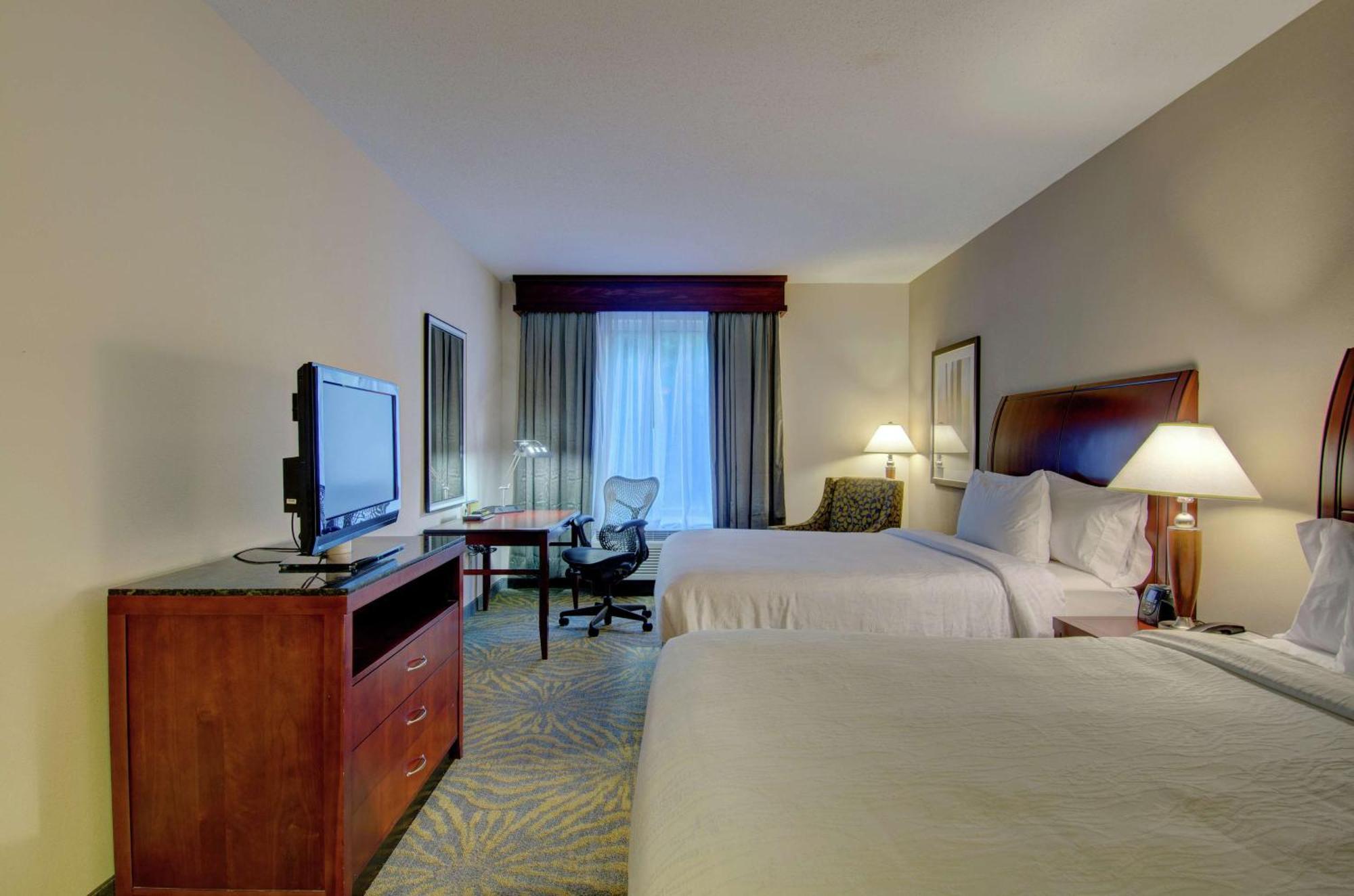 Hilton Garden Inn Norwalk Exteriör bild