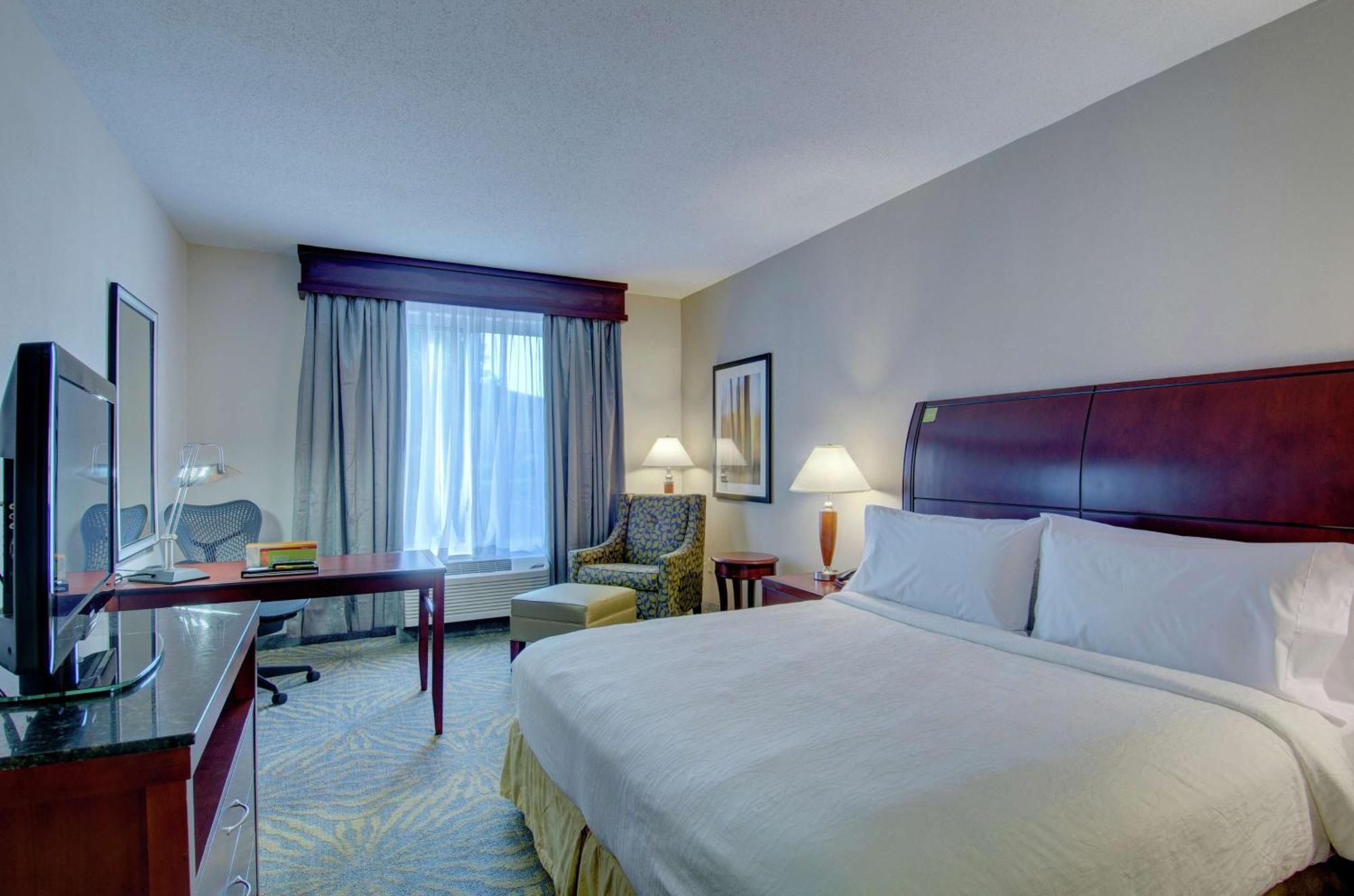 Hilton Garden Inn Norwalk Exteriör bild