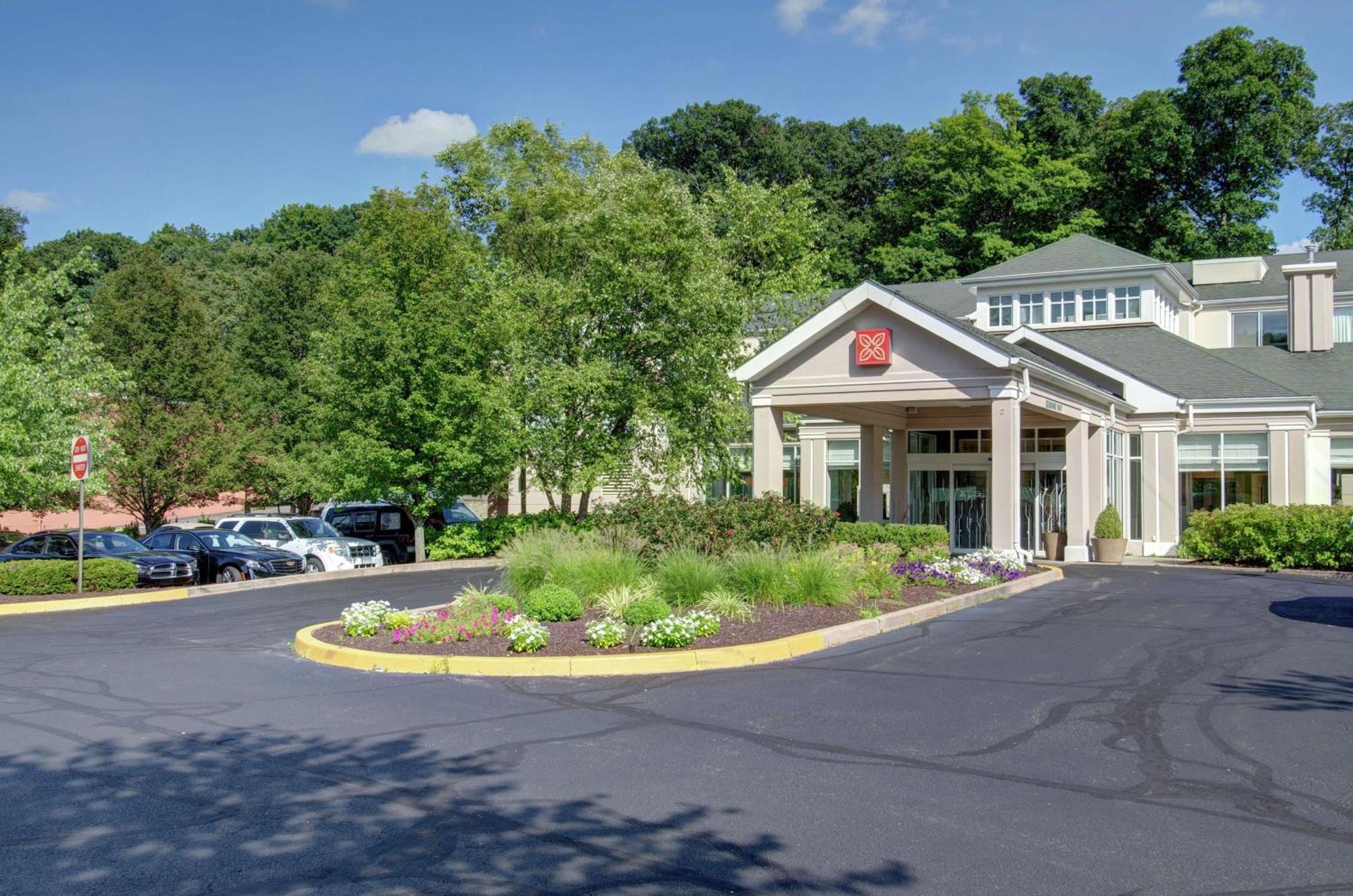Hilton Garden Inn Norwalk Exteriör bild