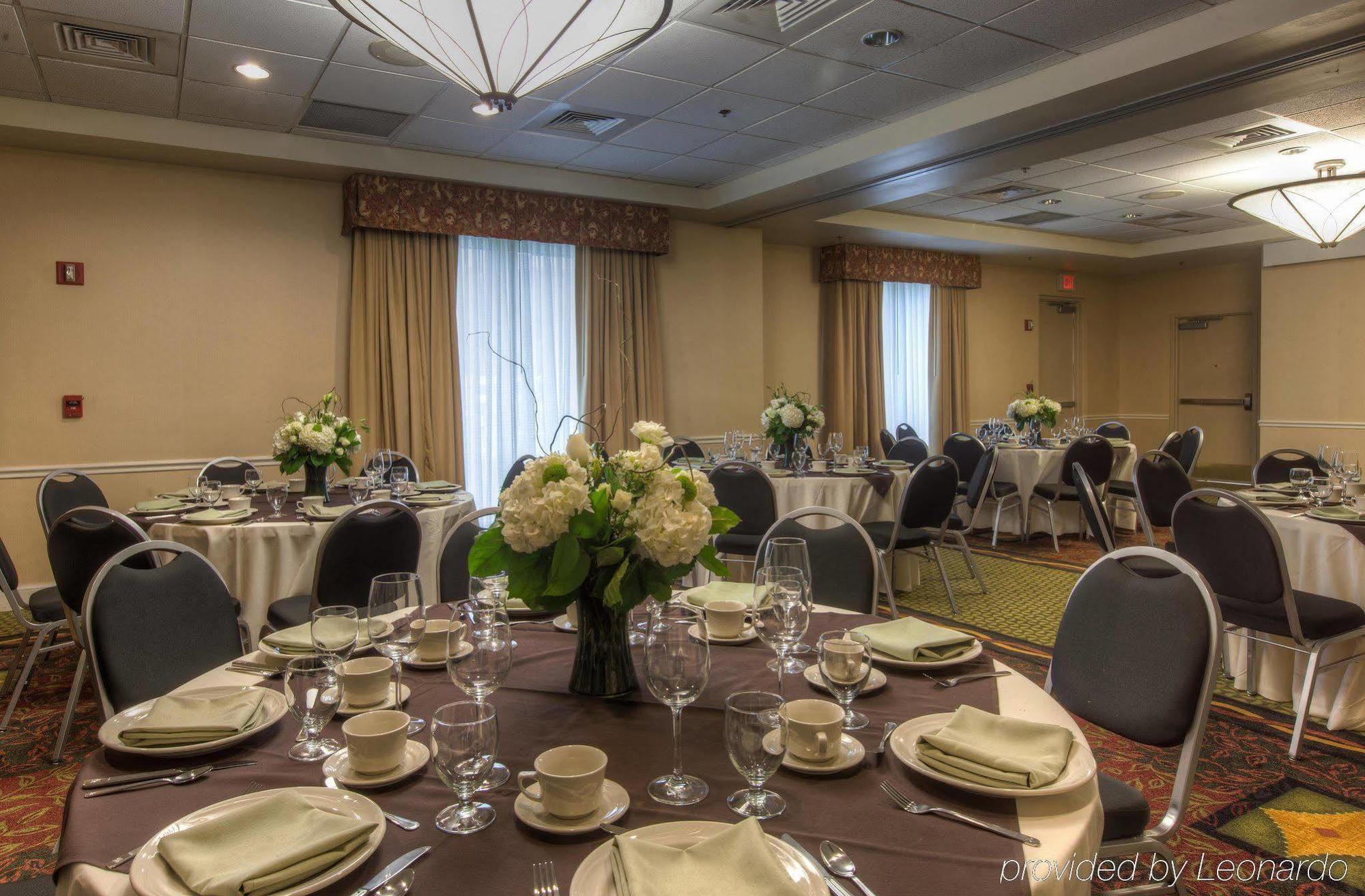 Hilton Garden Inn Norwalk Restaurang bild