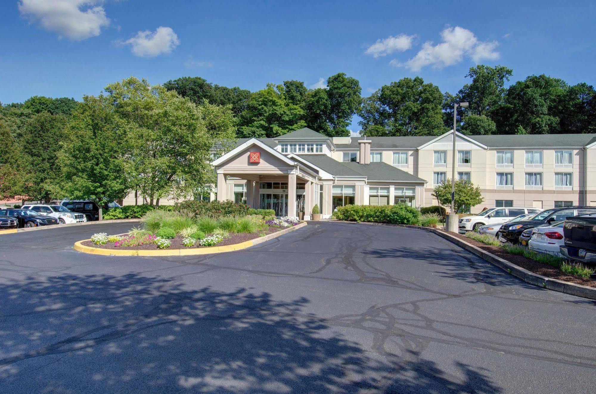 Hilton Garden Inn Norwalk Exteriör bild